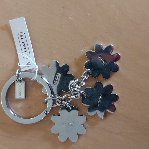 COACH MULTI FLOWER DAISIES KEYCHAIN NWT F69937 - Picture 3 of 6